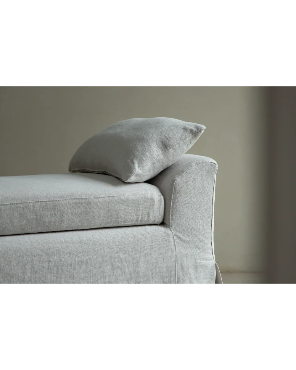 Alina Bench - Image 10