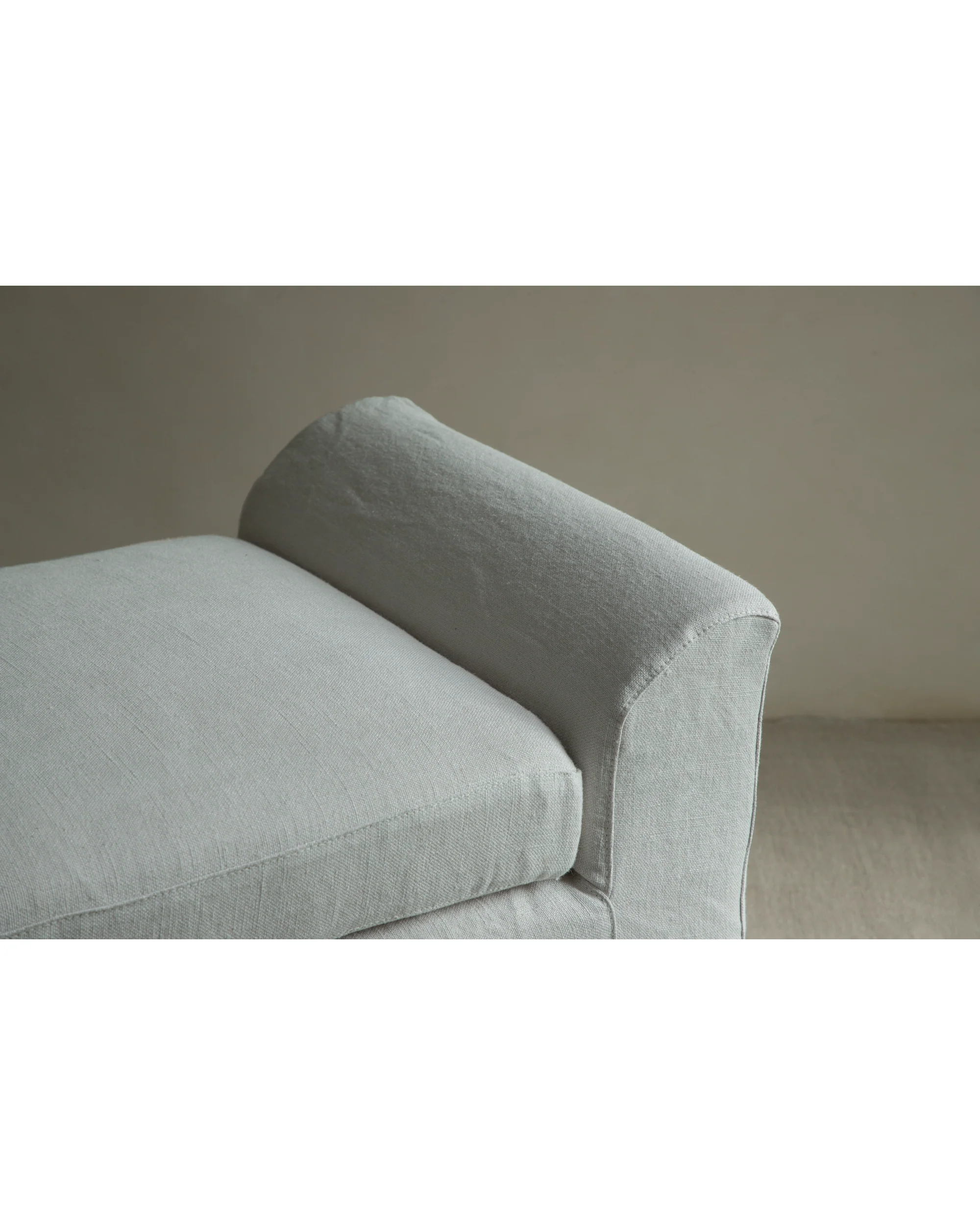 Alina Bench - Image 13