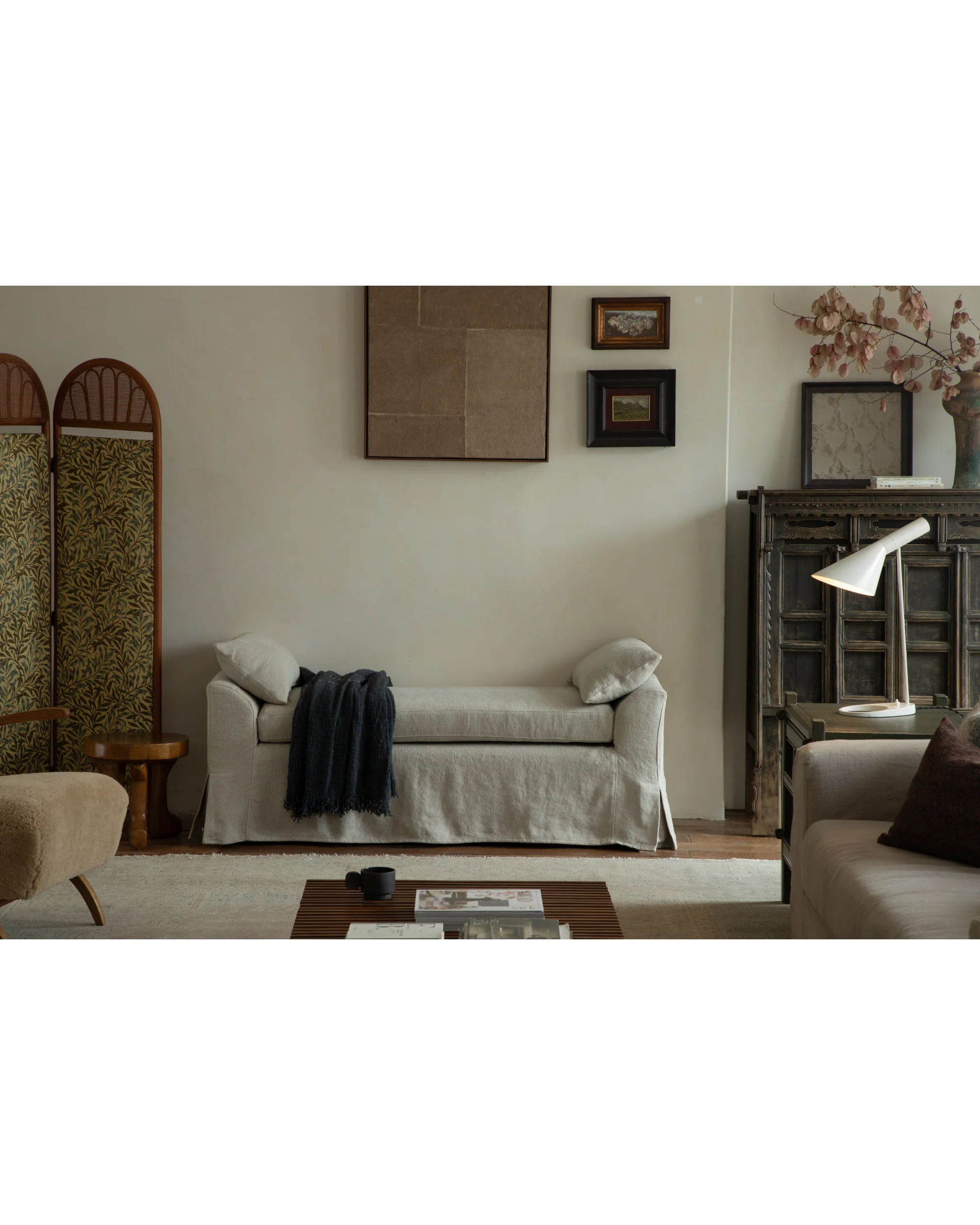 Alina Bench - Image 15