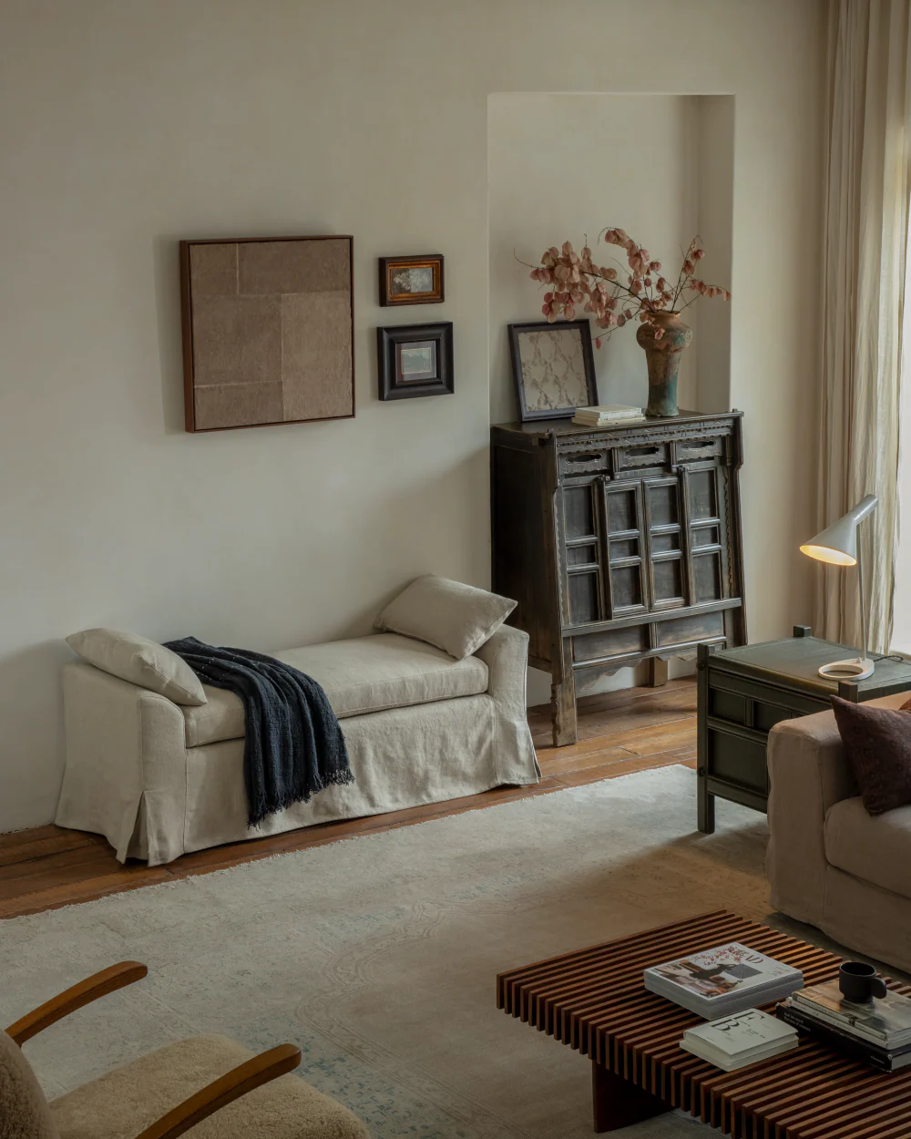 Alina Bench - Image 16