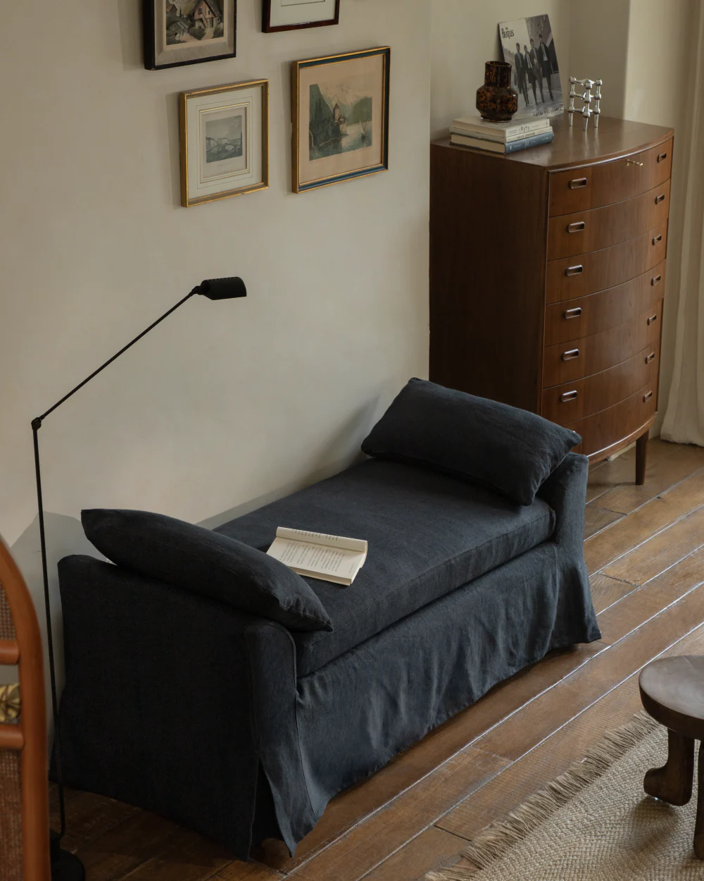 Alina Bench - Image 17