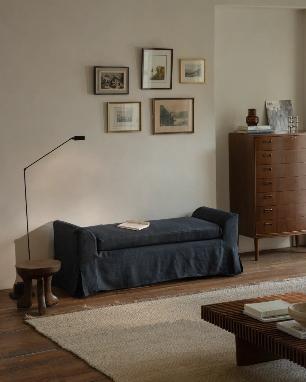 Alina Bench - Image 3