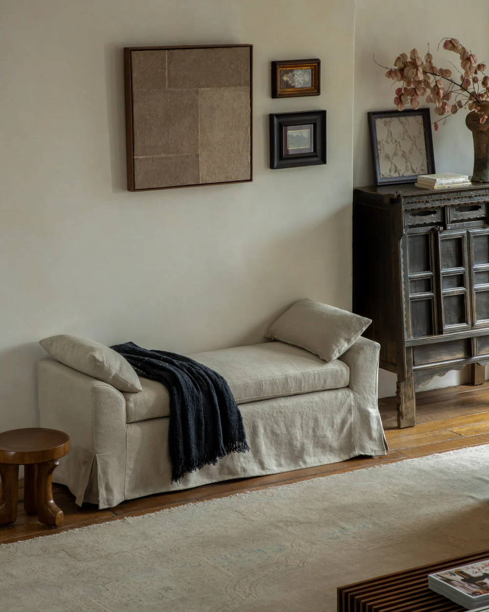 Alina Bench - Image 4