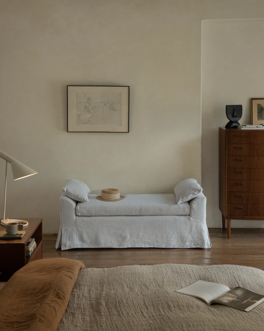 Alina Bench - Image 5