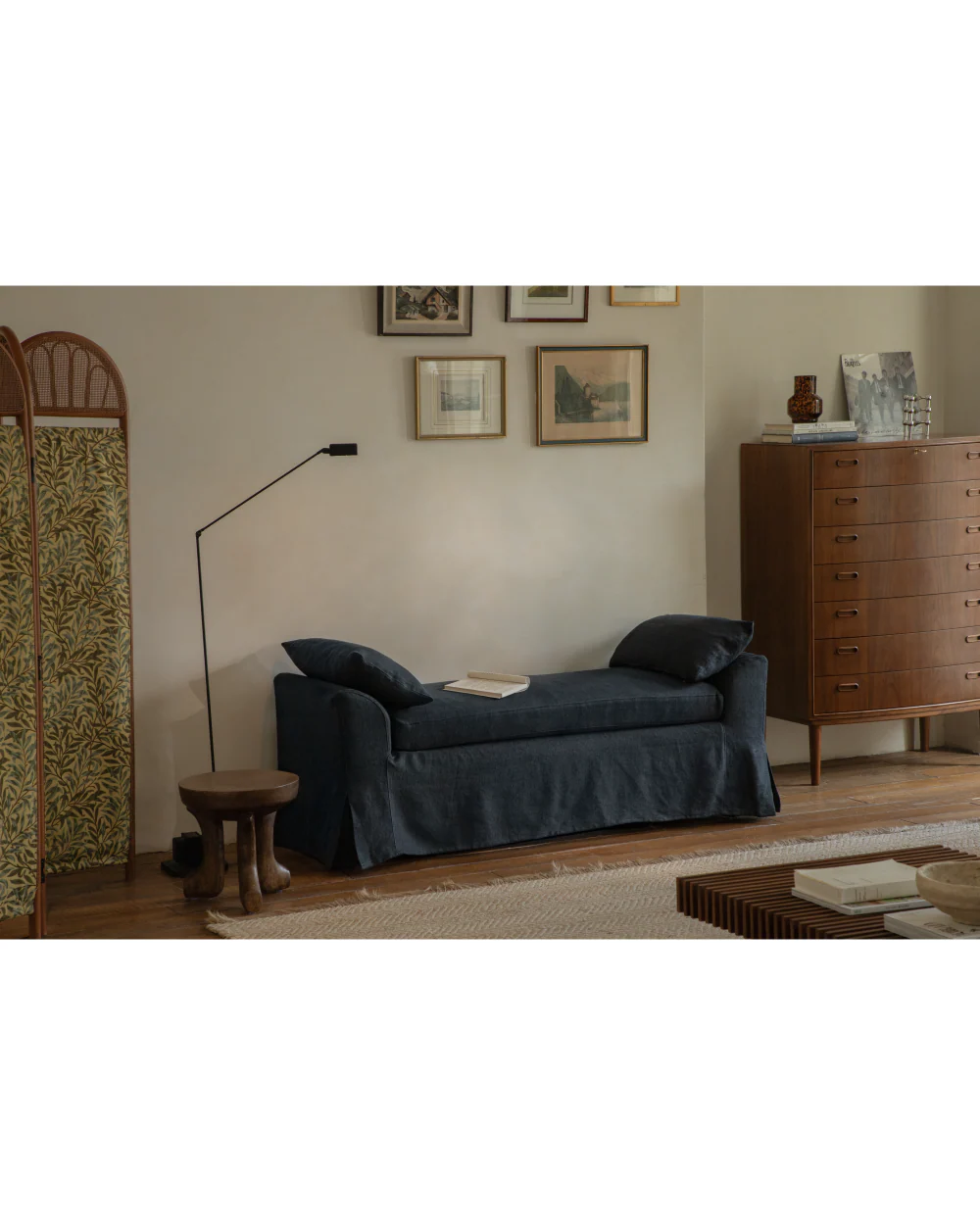 Alina Bench - Image 8