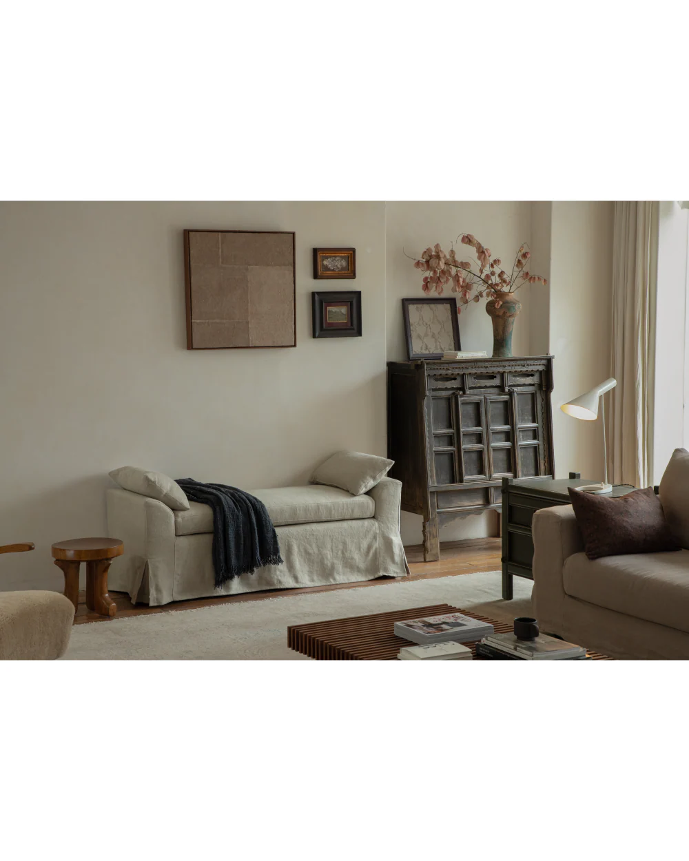 Alina Bench - Image 9