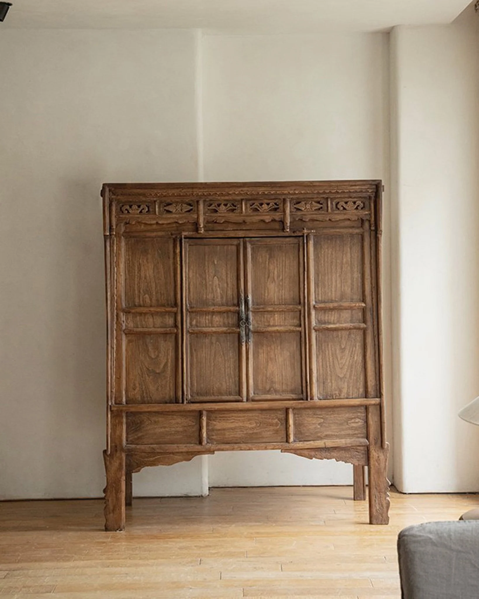 Antique Chinese Cabinet - Image 5