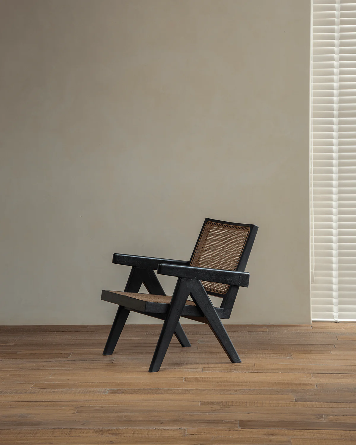 Chandigarh Armrest Easy Chair - Image 4