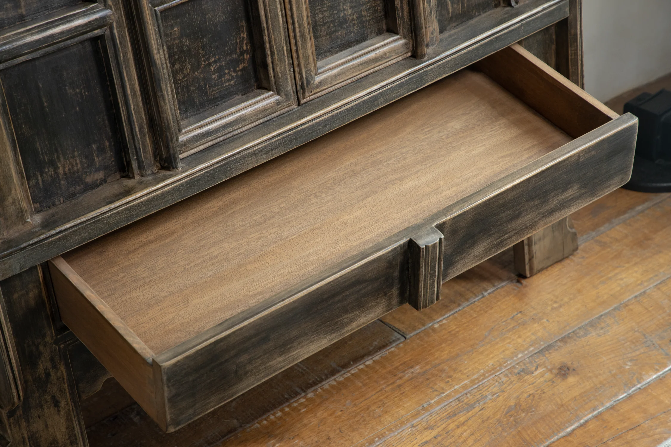 Chinese Cabinet - Image 11