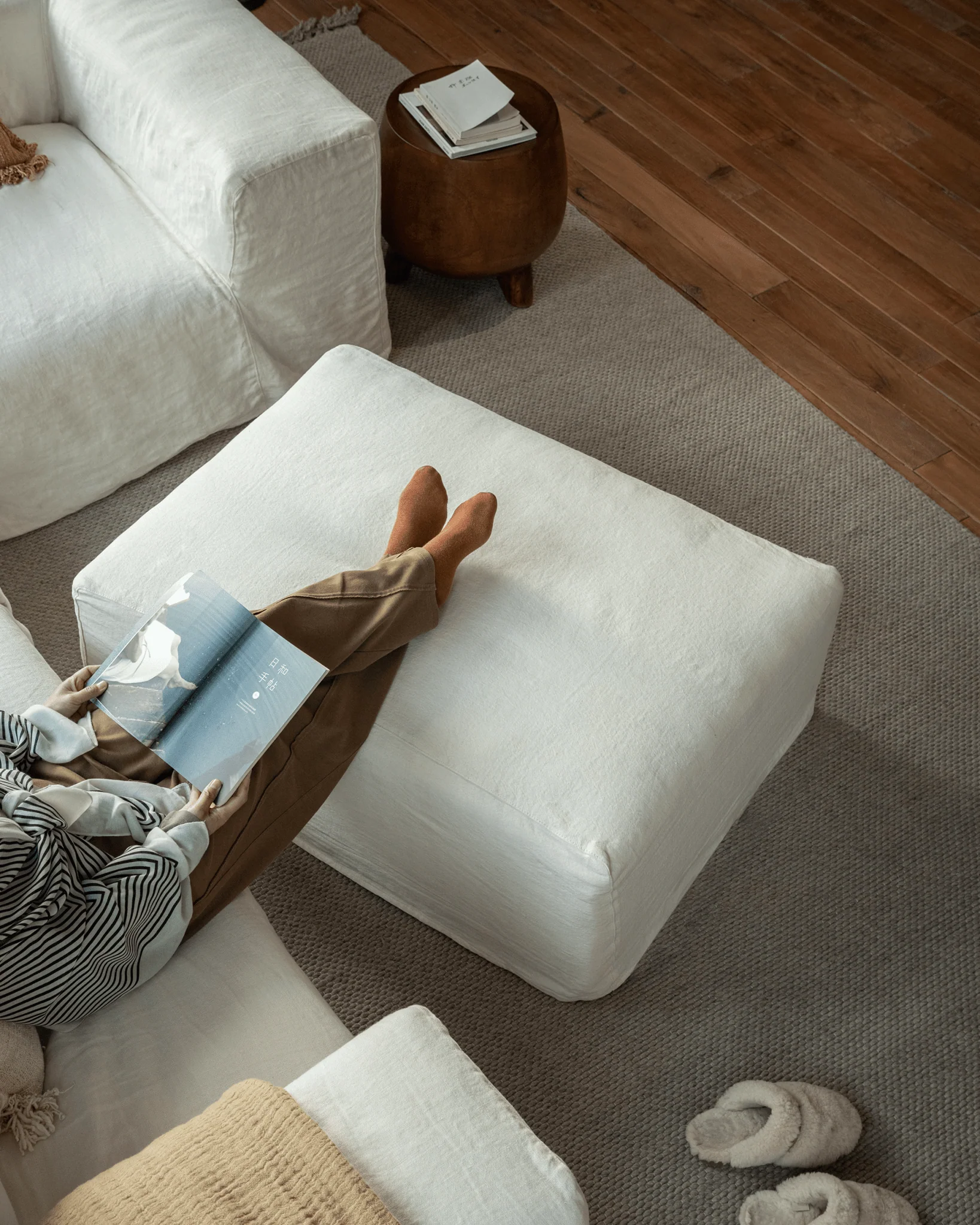 Doma Sectional Sofa - Image 11