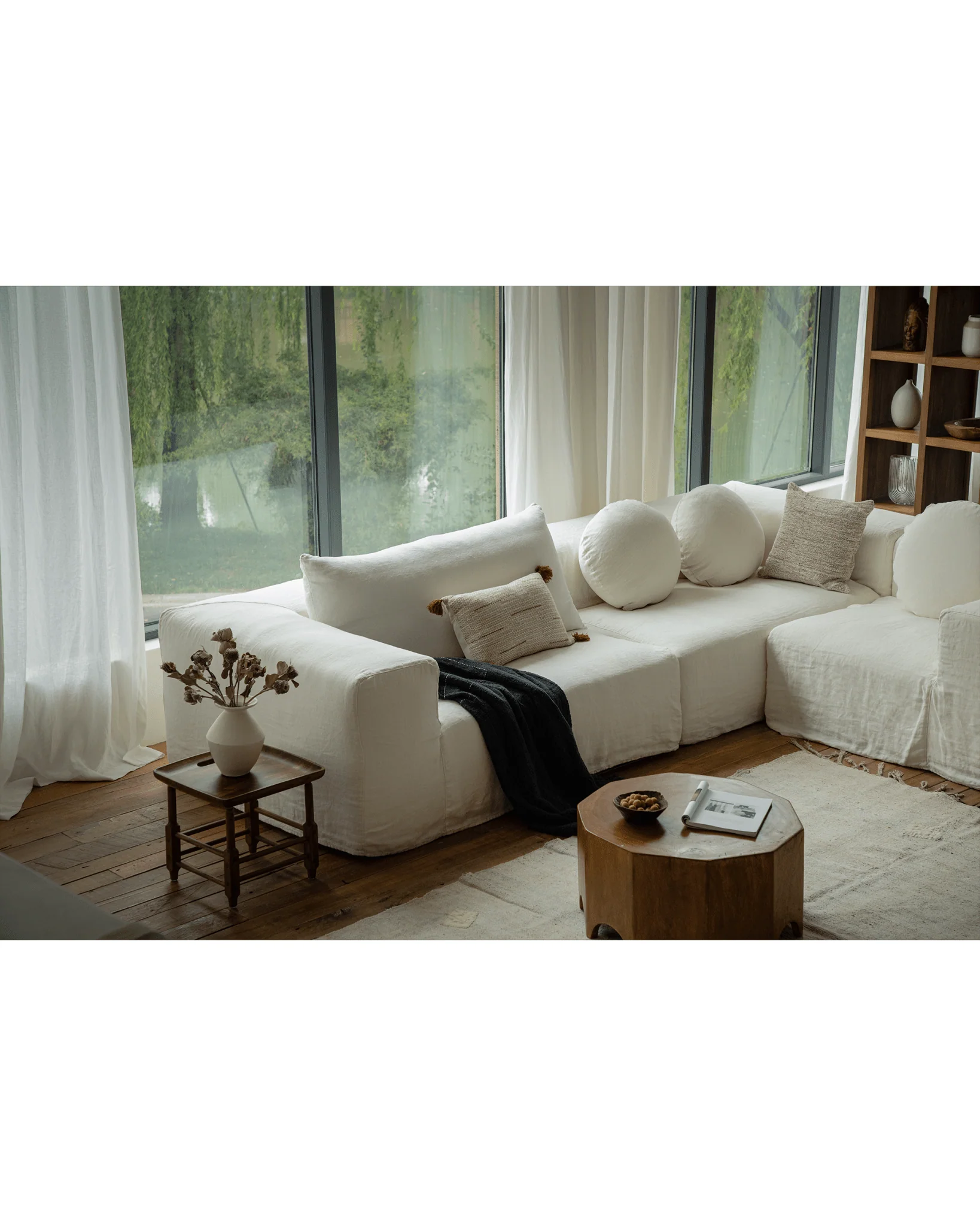 Doma Sectional Sofa - Image 18