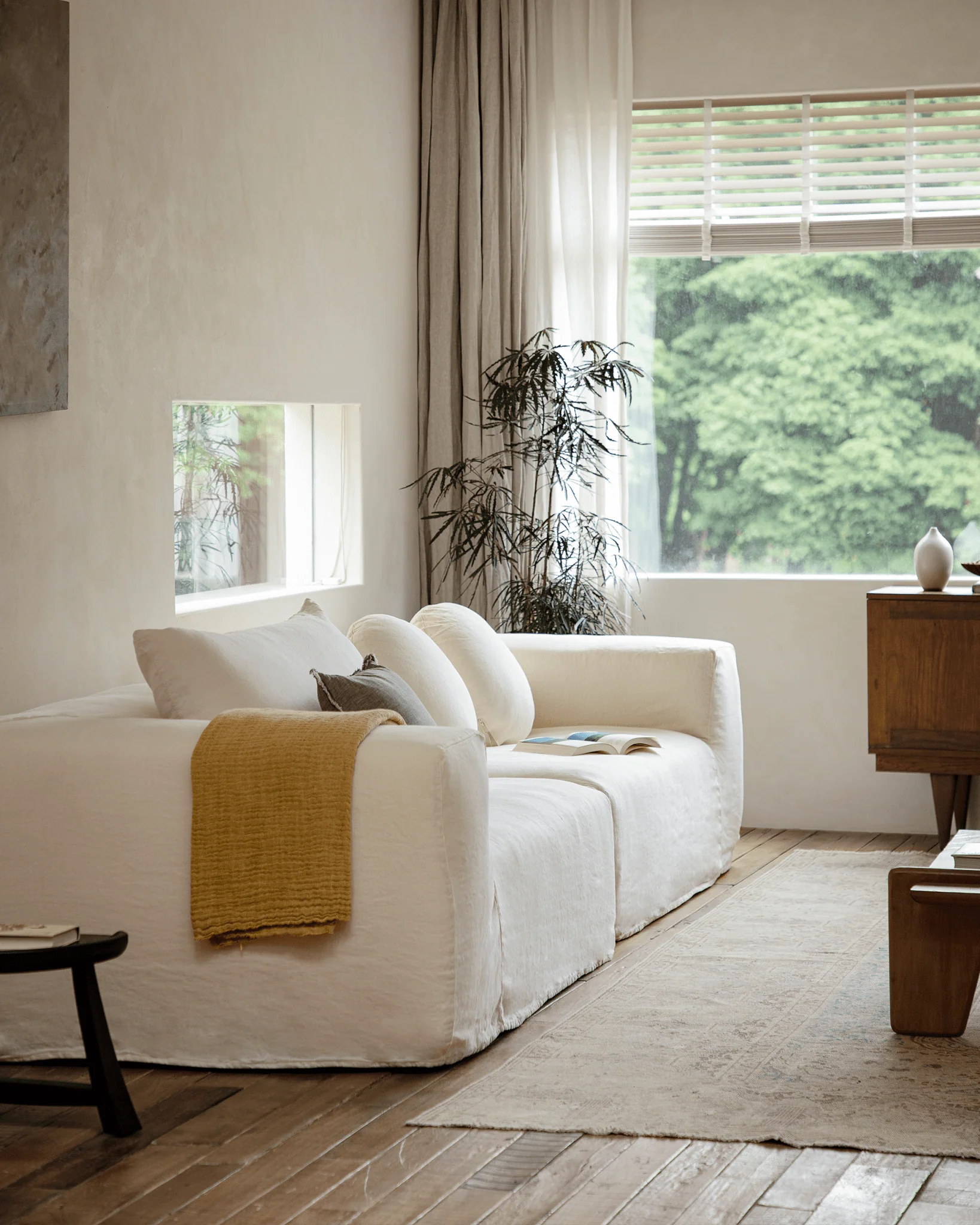 Doma Sectional Sofa - Image 8