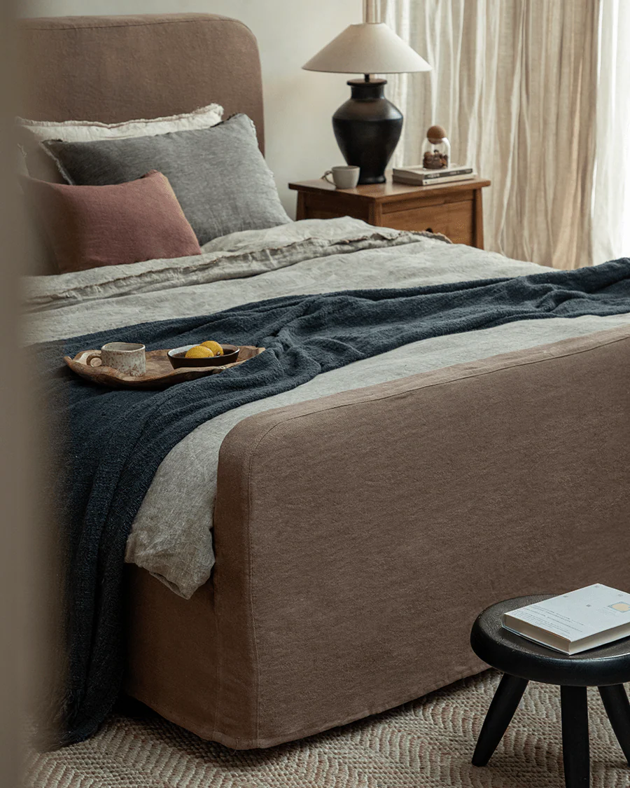 Guni Slipcover Linen Bed - Image 10