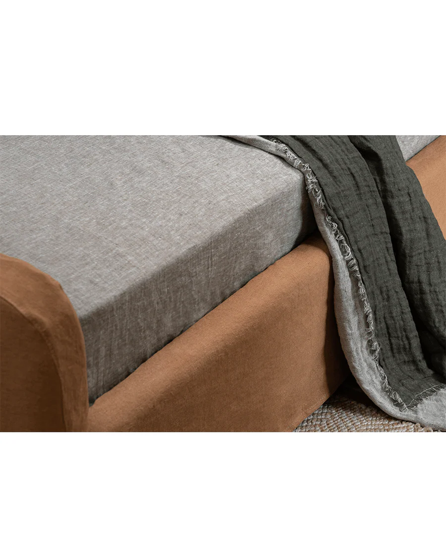 Guni Slipcover Linen Bed - Image 18