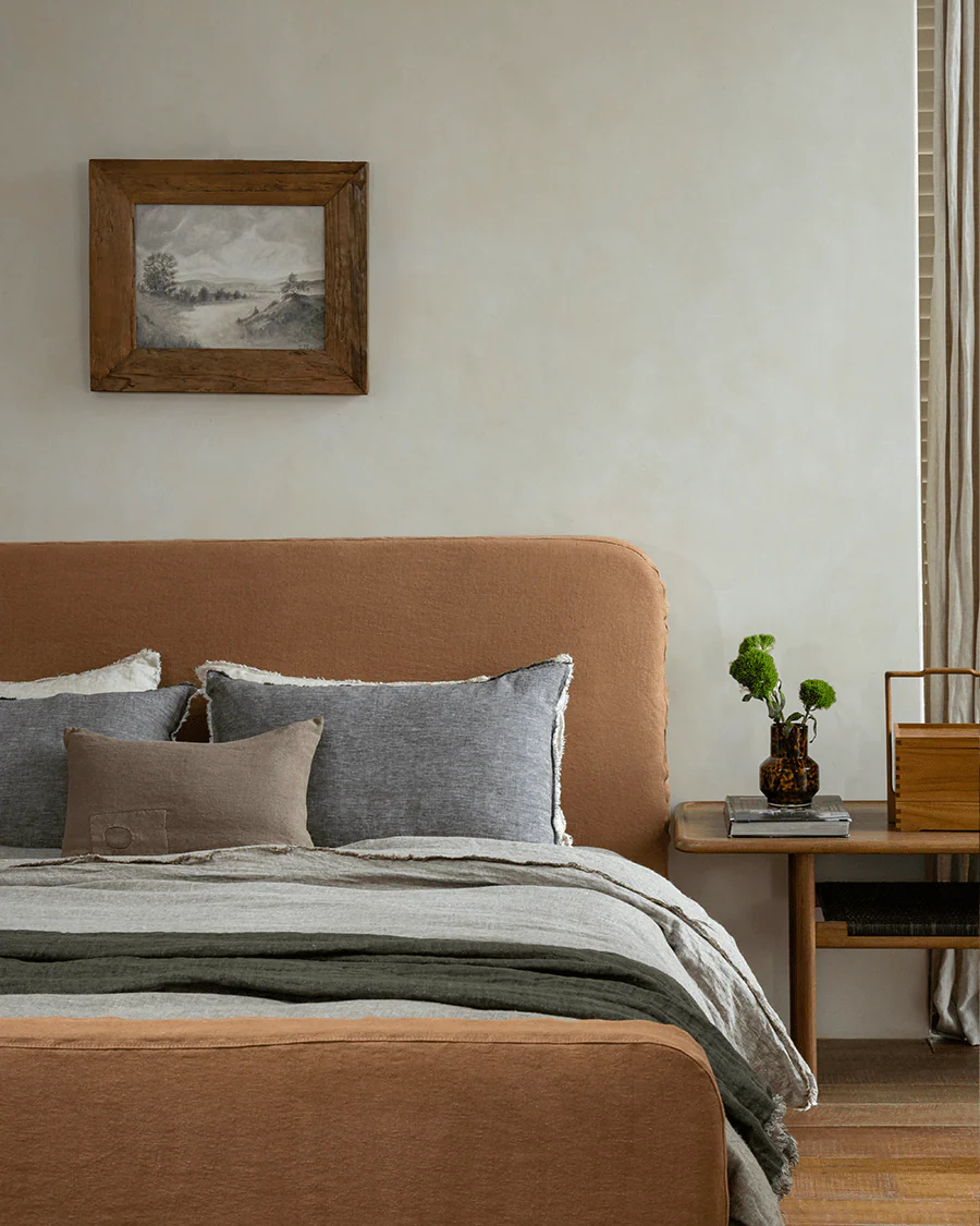 Guni Slipcover Linen Bed - Image 4