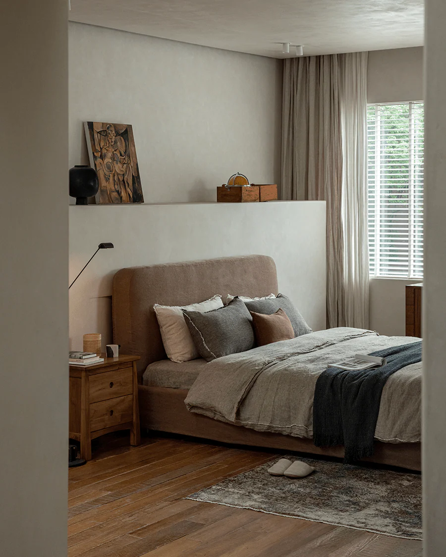 Guni Slipcover Linen Bed - Image 9