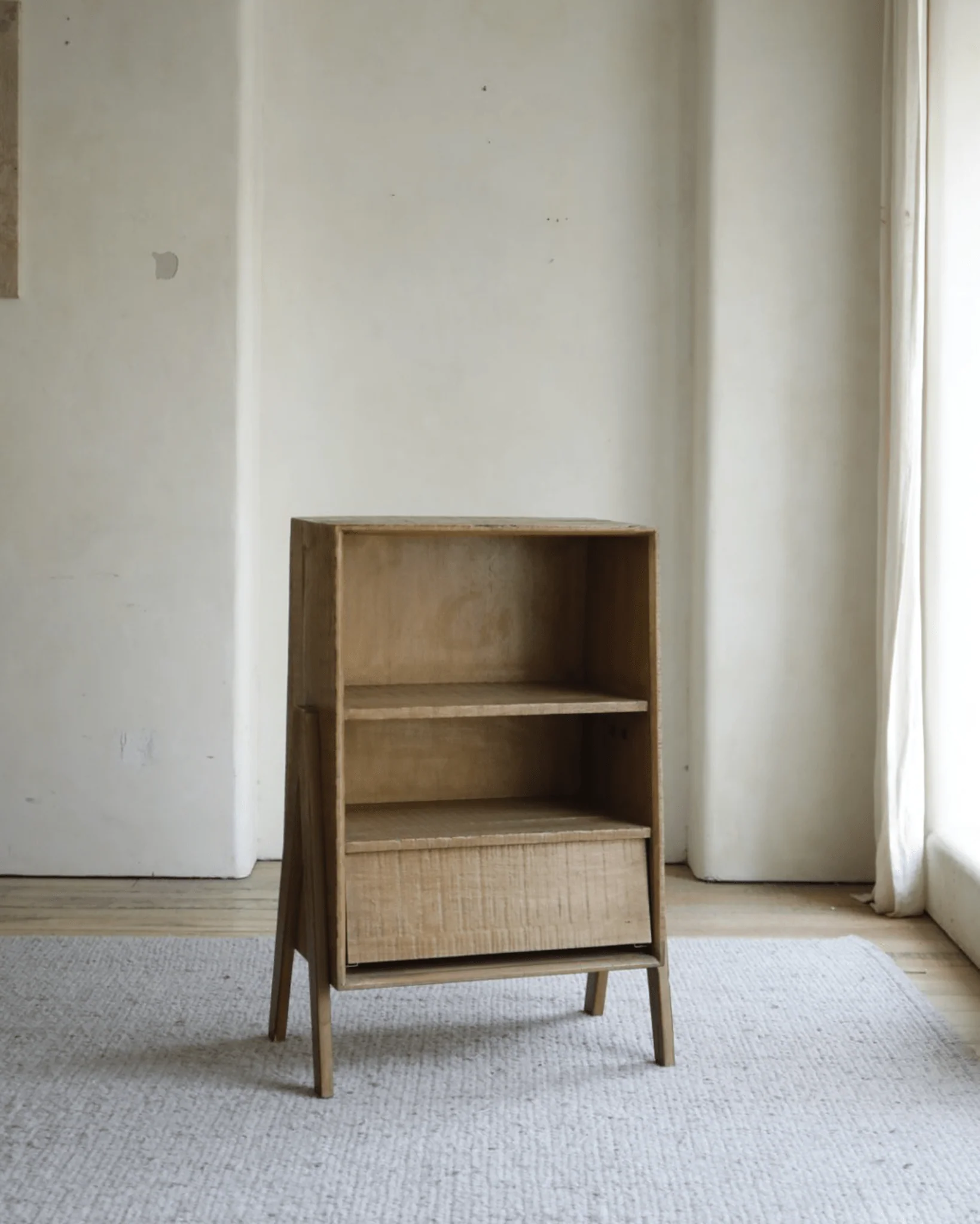 Kin Display Cabinet - Image 10