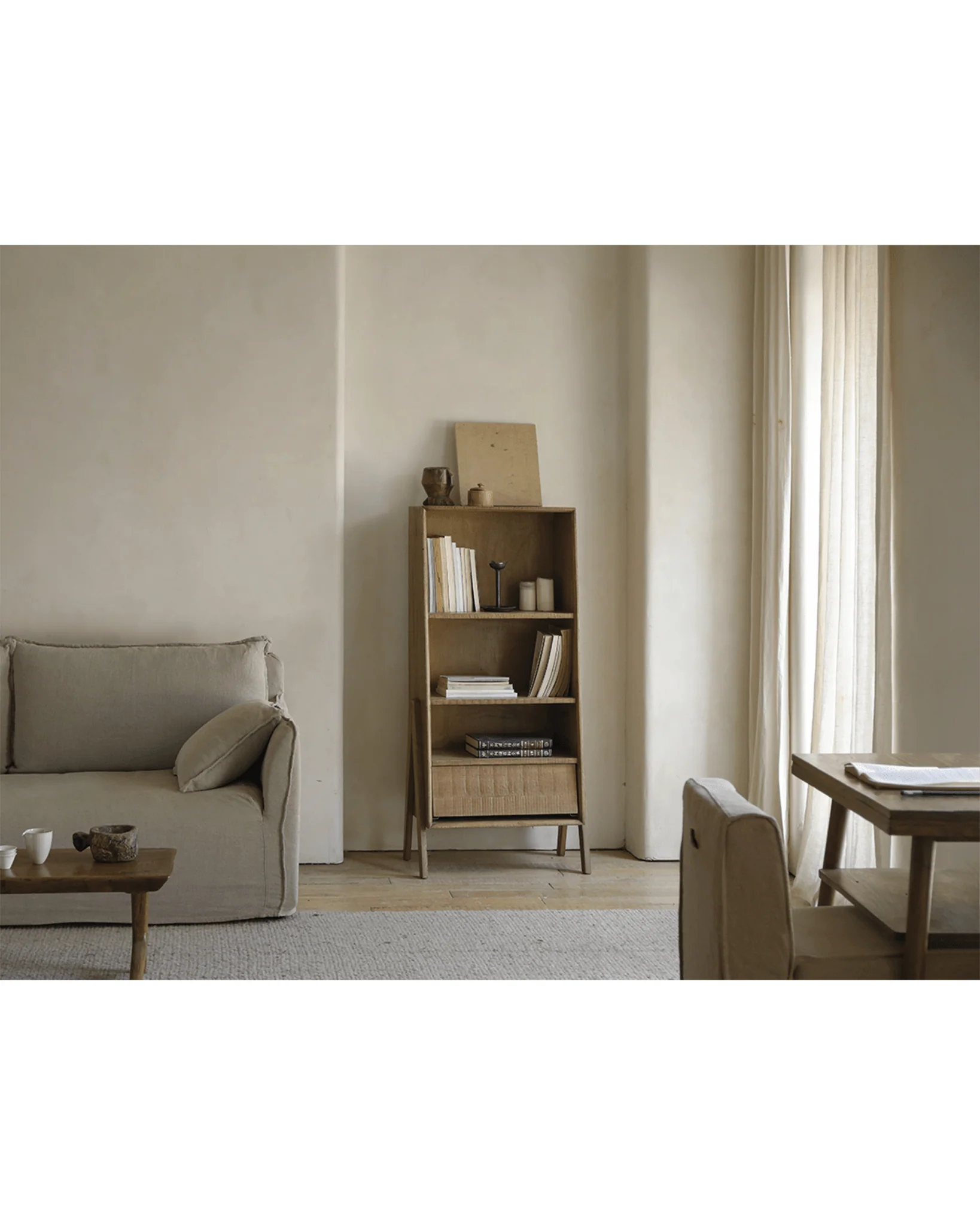 Kin Display Cabinet - Image 8