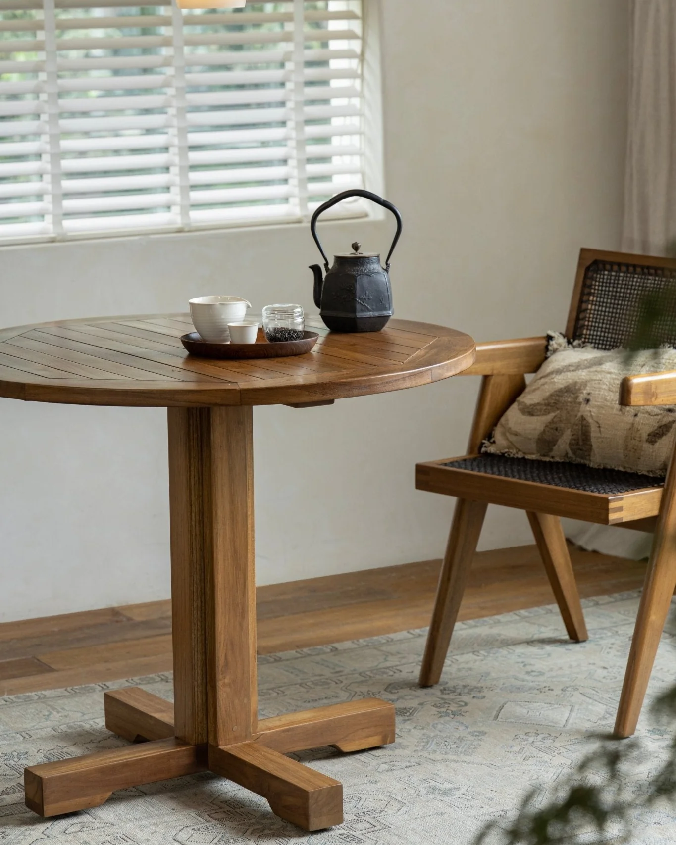 Ruby Round Table - Image 8