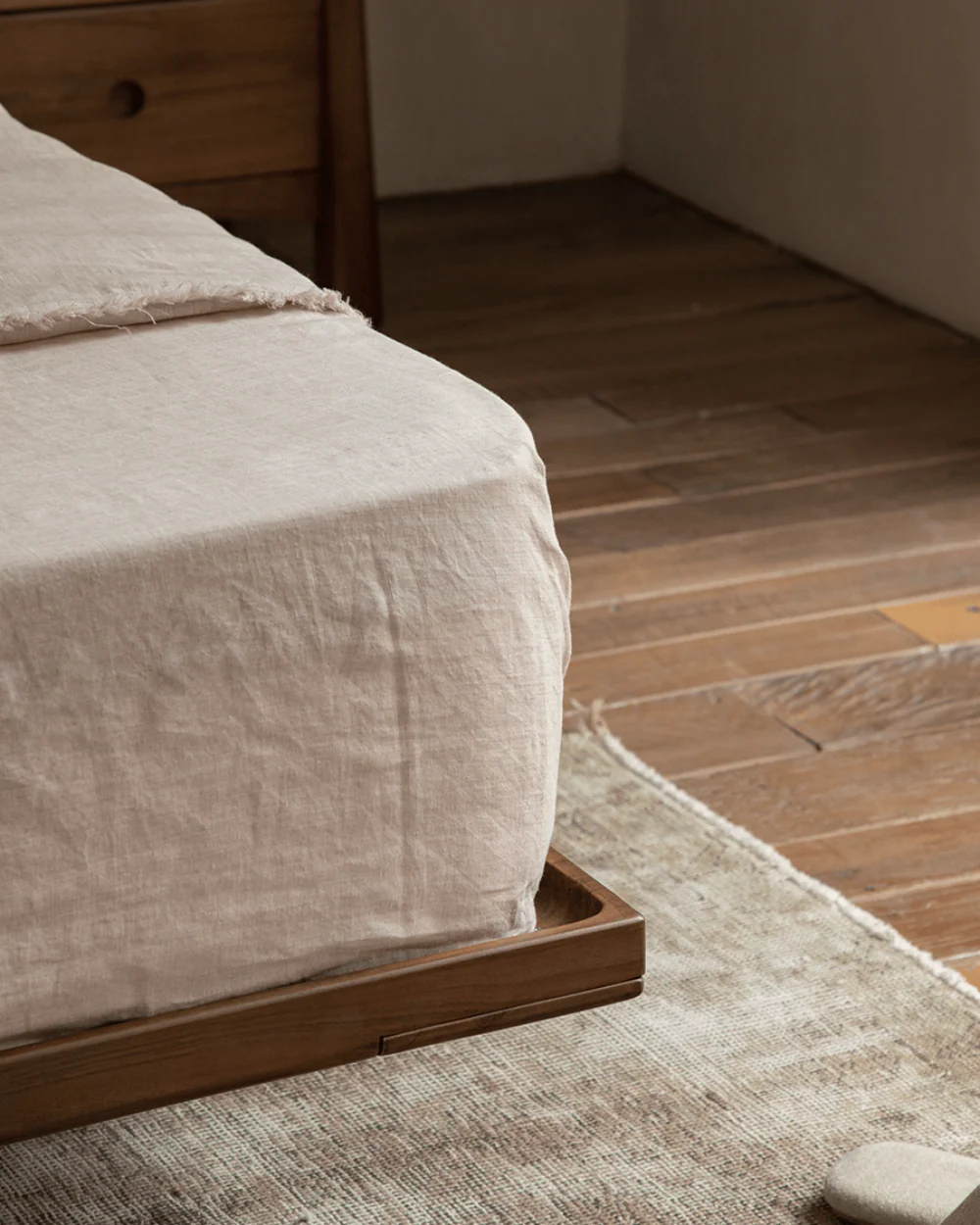 Seren Teak Linen Bed - Image 5